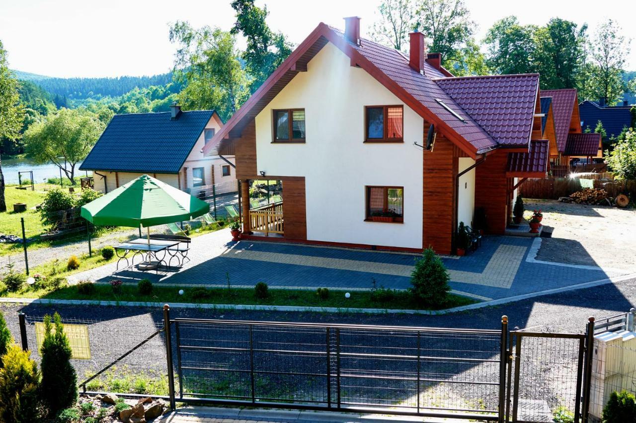 Domki I Pokoje U Borsa Lesko Exterior foto